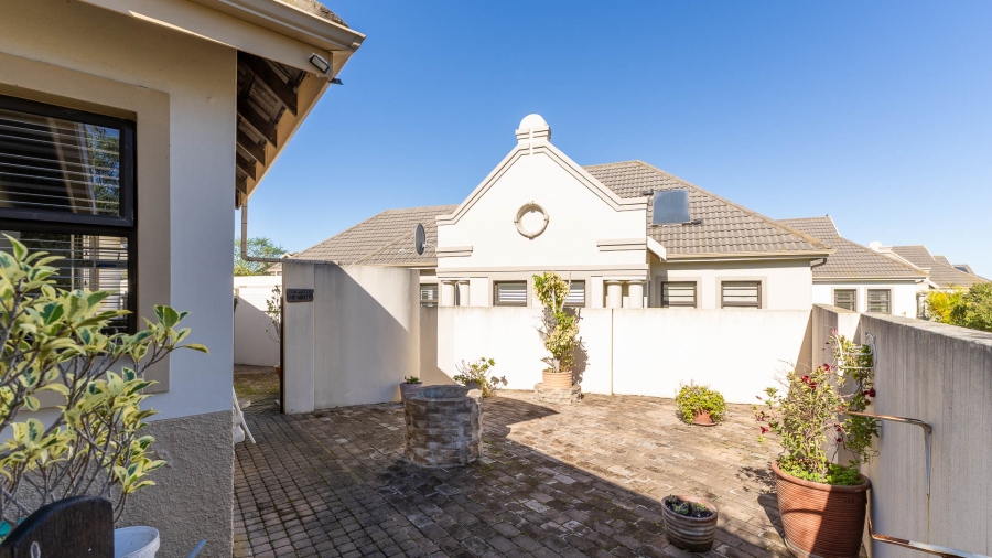 2 Bedroom Property for Sale in Blue Mountain Village Western Cape